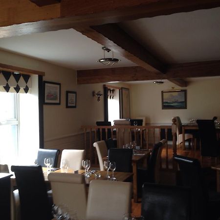 The Fleet Inn Guesthouse & Restaurant Killybegs Exterior photo